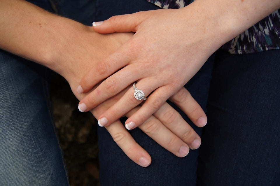 What Is a Promise Ring? Why They Make Great Valentine's Day Gifts